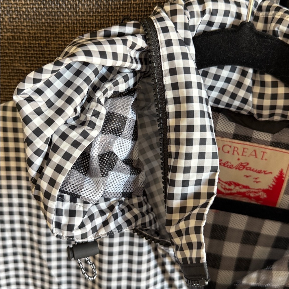Eddie Bauer + The Great Checkered Packable Jacket - Picture 4 of 6